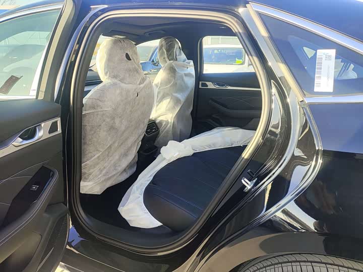 Фото 7 - Geely Preface