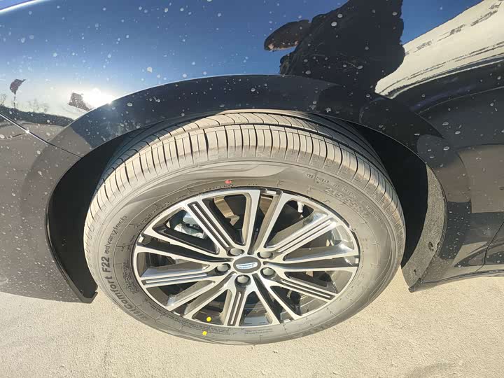 Фото 9 - Geely Preface