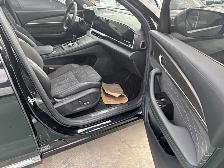 Photo 3 - Geely Monjaro