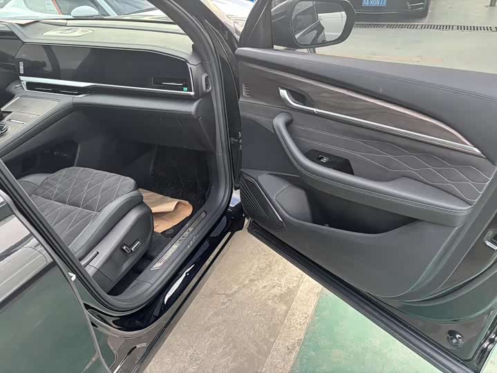 Photo 8 - Geely Monjaro