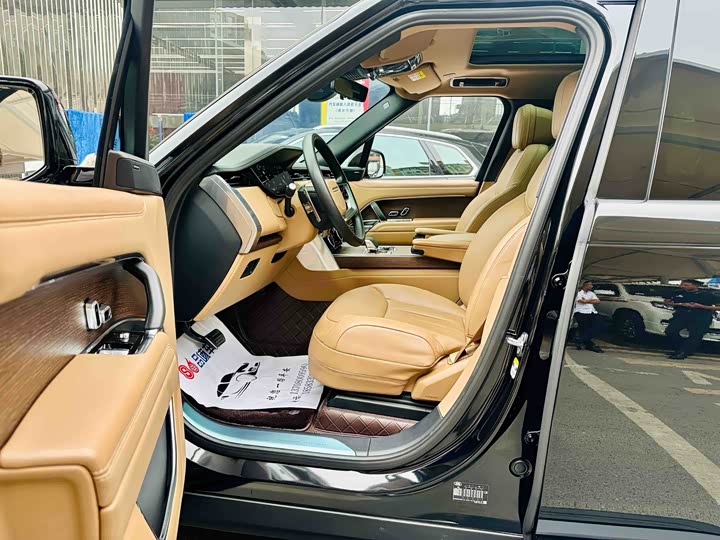 Photo 3 - Land Rover Range Rover