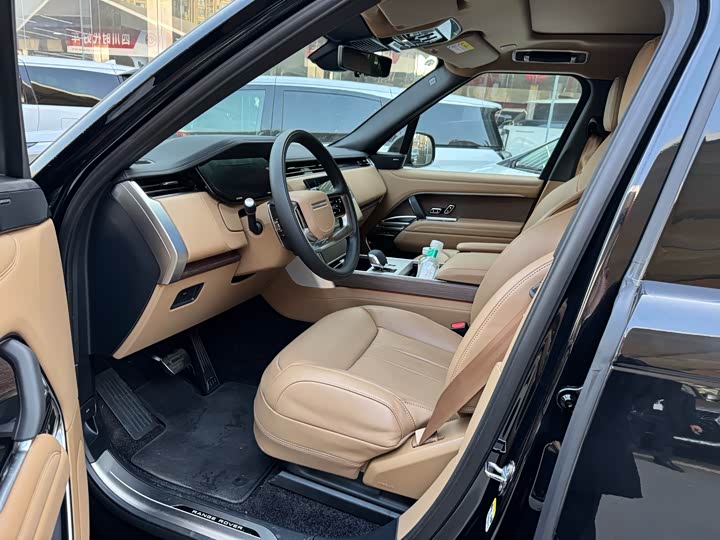 Photo 7 - Land Rover Range Rover