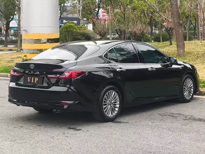 Фото 7 - Toyota Camry