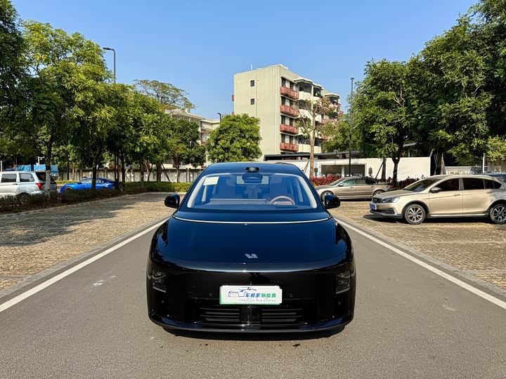 Фото 2 - LiXiang i8