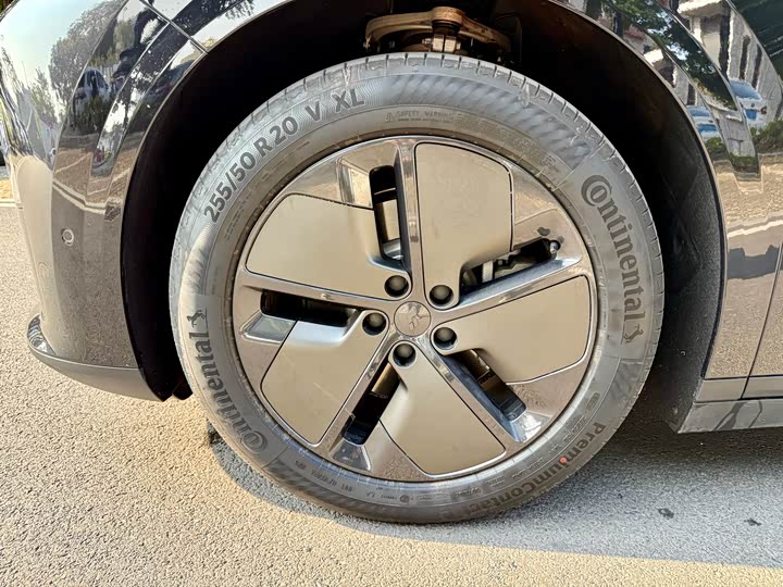 Фото 6 - LiXiang i8