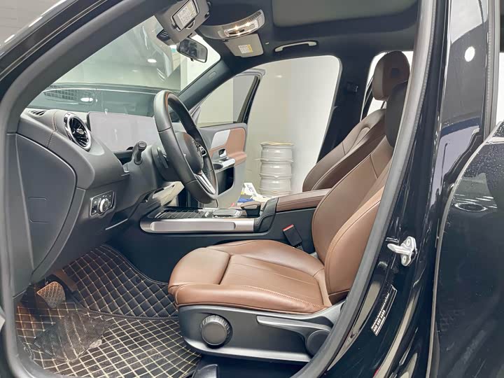 Фото 4 - Mercedes-Benz GLB-Class