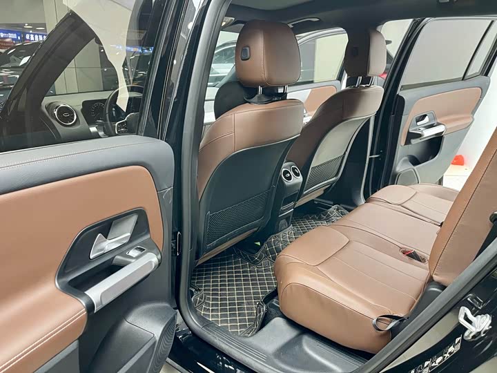 Фото 7 - Mercedes-Benz GLB-Class