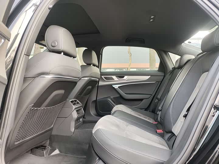 Фото 5 - Audi A6L