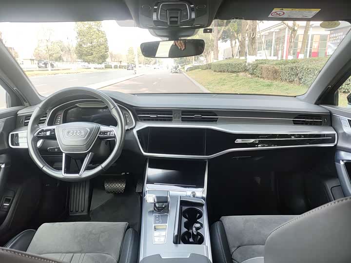 Фото 9 - Audi A6L