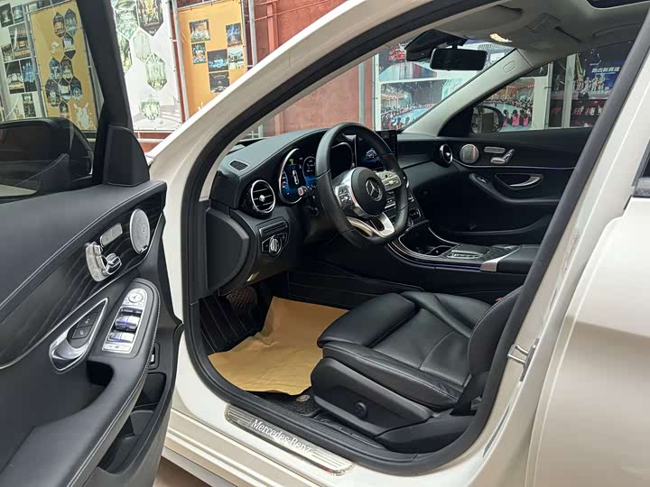 Фото 4 - Mercedes-Benz C-Class