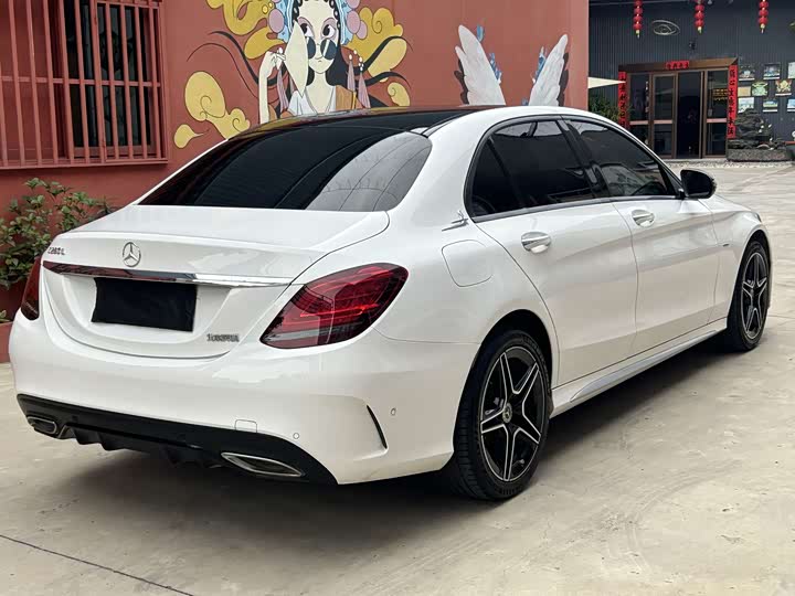 Фото 9 - Mercedes-Benz C-Class