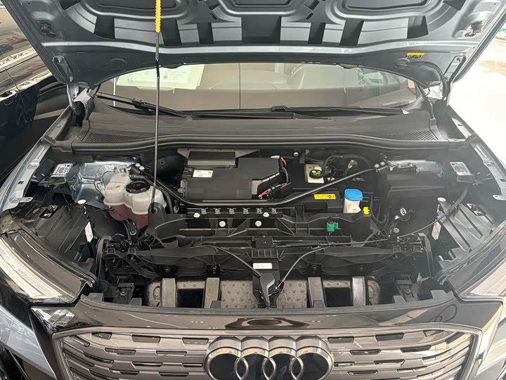 Фото 9 - Audi Q4 e-tron