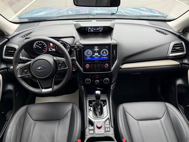 Фото 8 - Subaru Forester