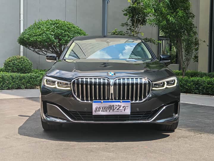 Фото 2 - BMW 7 Series