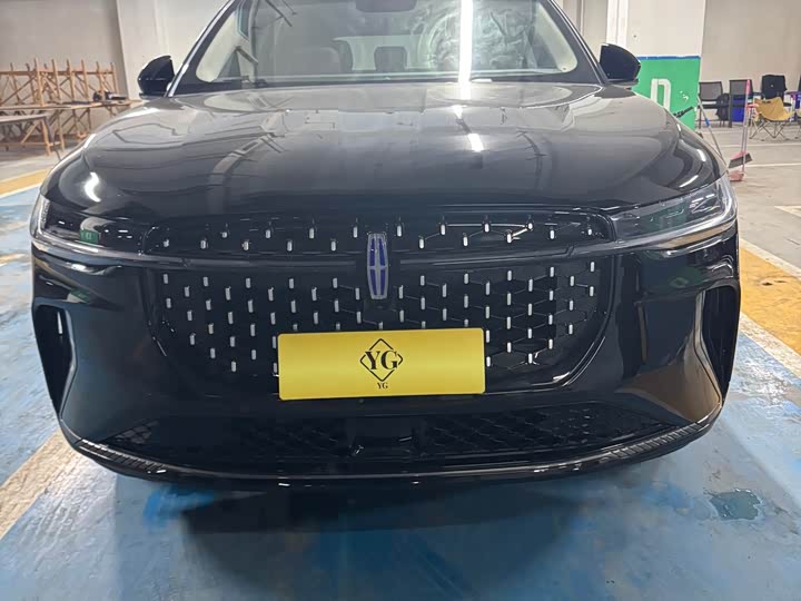 Фото 1 - Lincoln Nautilus