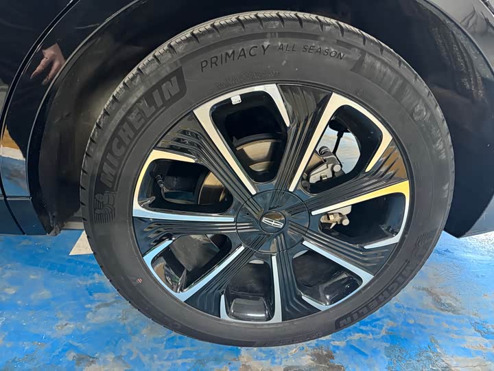 Фото 3 - Lincoln Nautilus