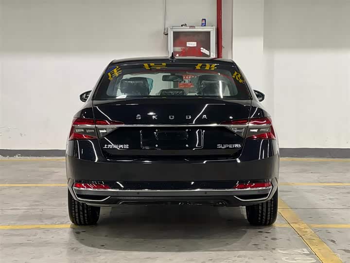 Фото 6 - Skoda Superb