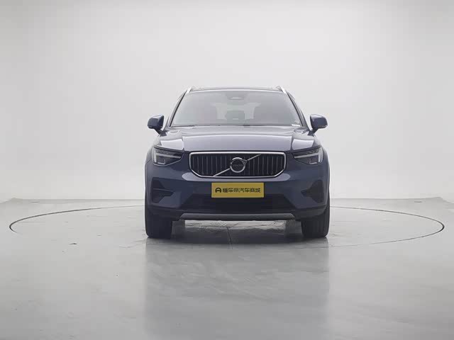 Photo 2 - Volvo XC40