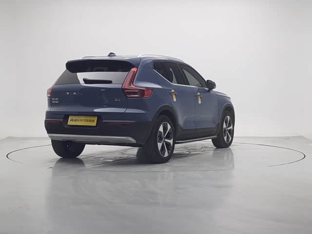 Photo 8 - Volvo XC40
