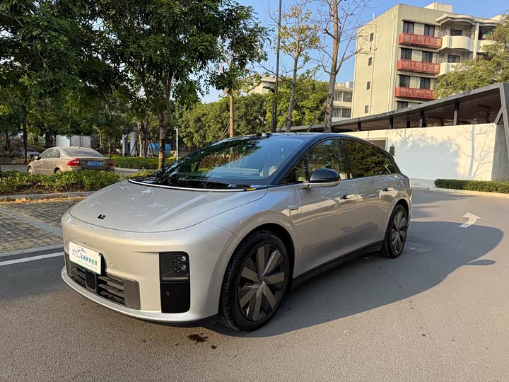 Фото 1 - LiXiang i6