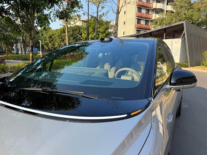 Фото 4 - LiXiang i6