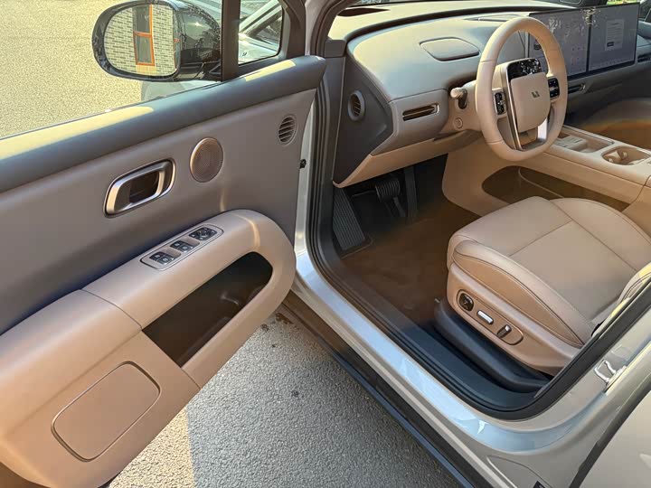 Фото 7 - LiXiang i6