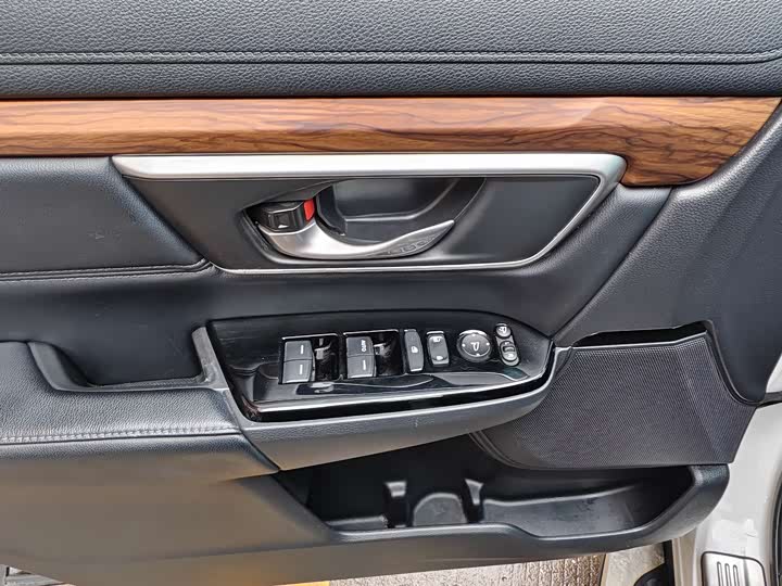 Фото 7 - Honda CR-V