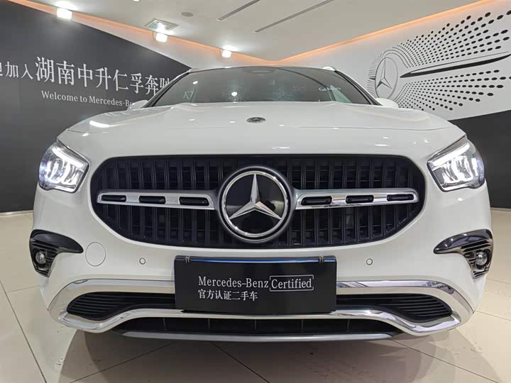 Photo 2 - Mercedes-Benz GLA-Class