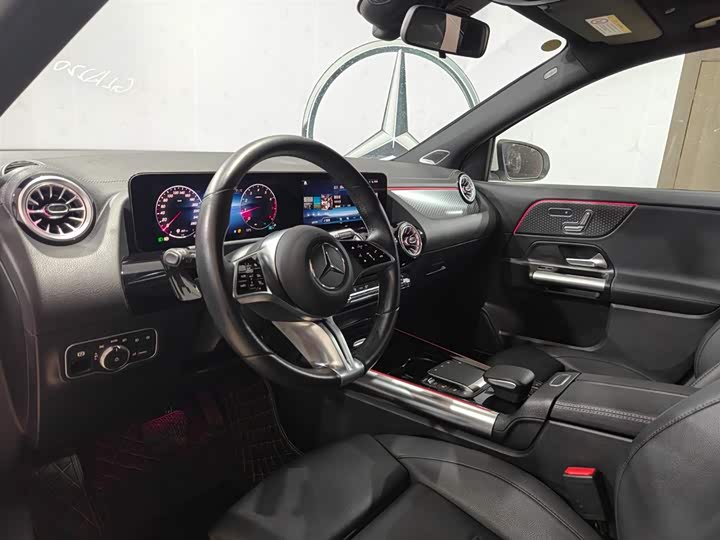 Photo 5 - Mercedes-Benz GLA-Class