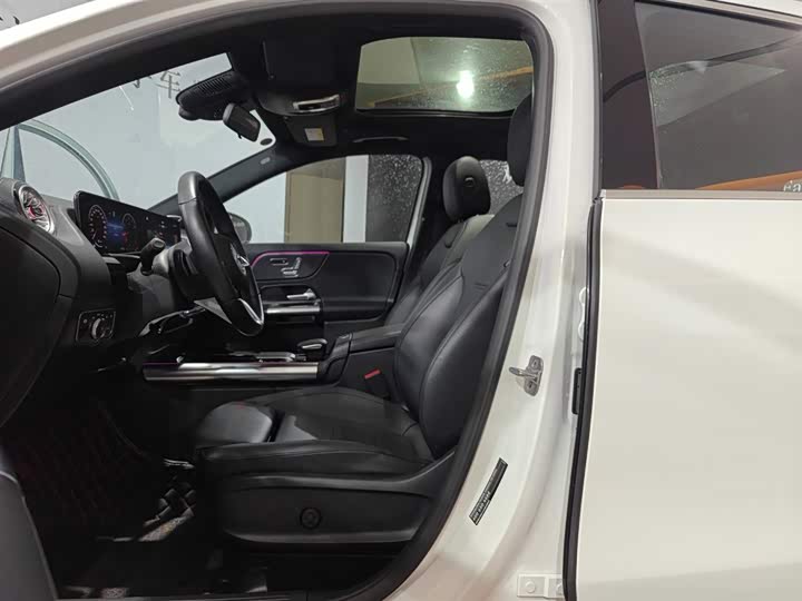 Photo 6 - Mercedes-Benz GLA-Class