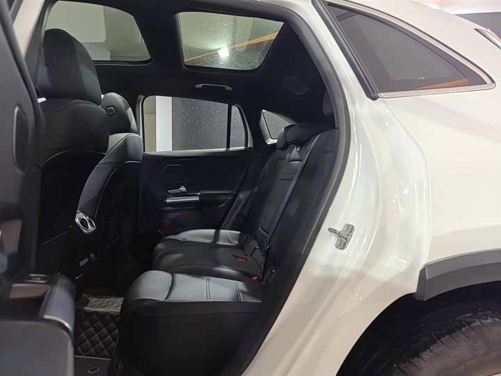 Photo 7 - Mercedes-Benz GLA-Class