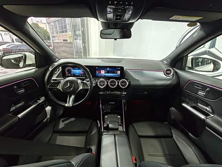 Photo 8 - Mercedes-Benz GLA-Class