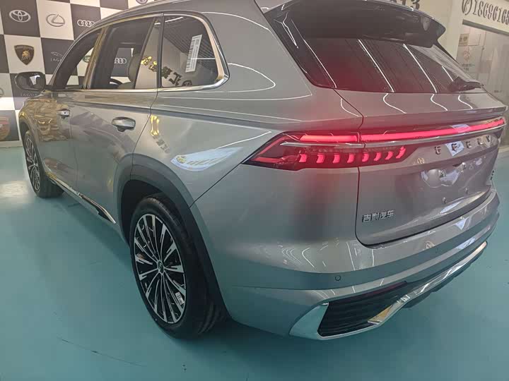 Photo 2 - Geely Monjaro