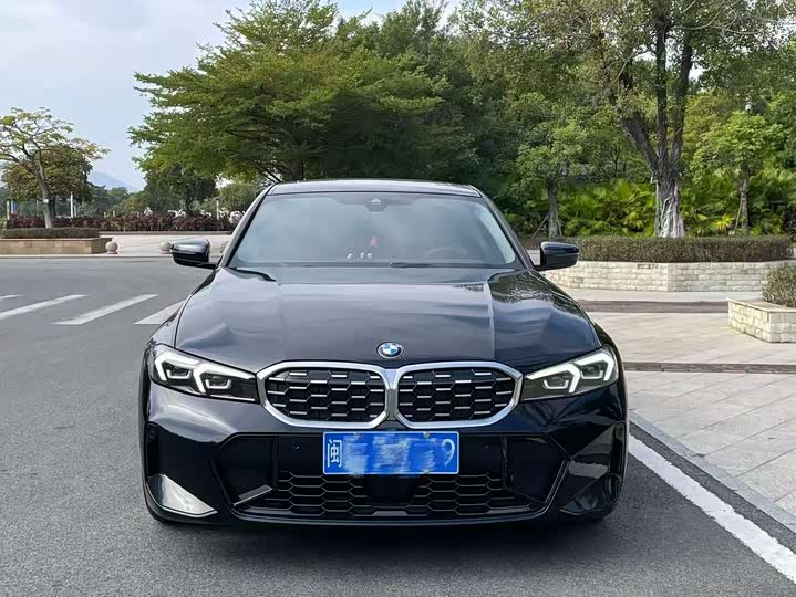 Photo 2 - BMW 3 Series