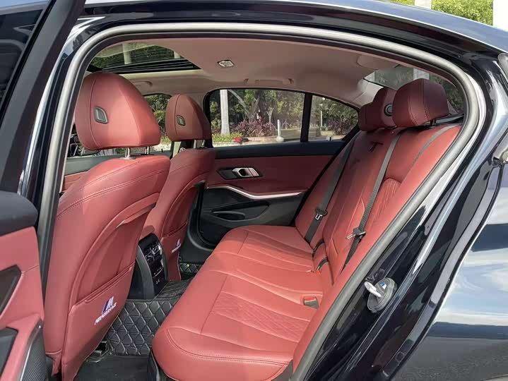 Photo 6 - BMW 3 Series