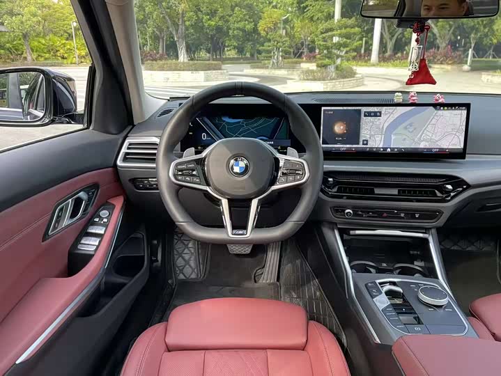 Photo 8 - BMW 3 Series