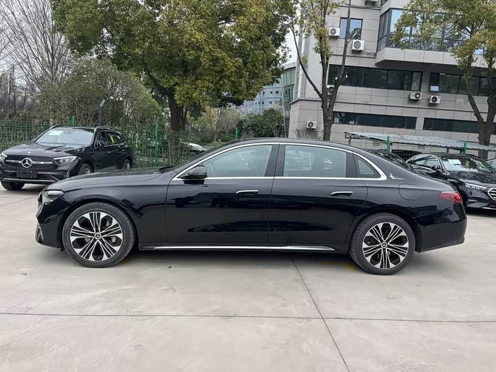 Фото 9 - Mercedes-Benz E-Class Hybrid