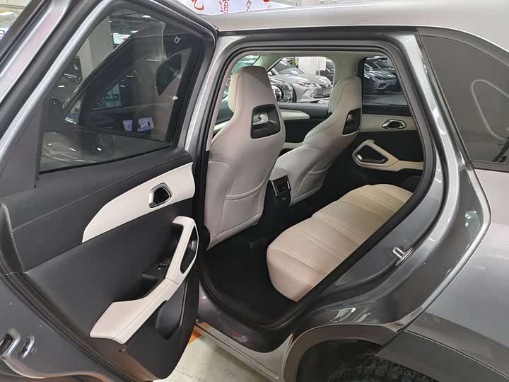 Фото 7 - BYD Yuan Up