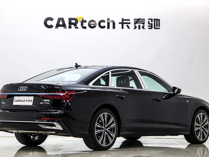 Фото 4 - Audi A6L