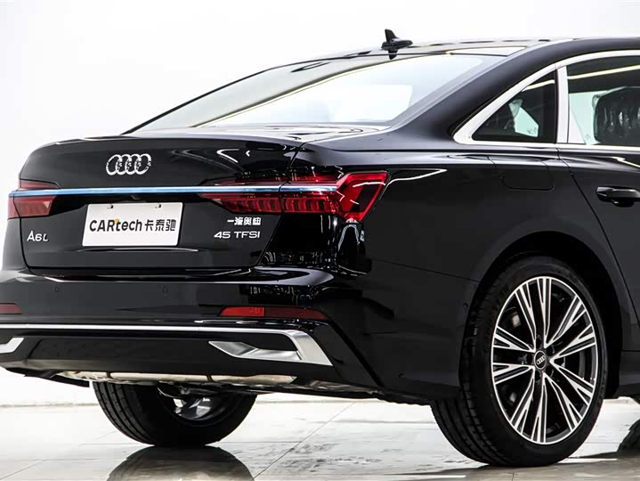 Фото 9 - Audi A6L