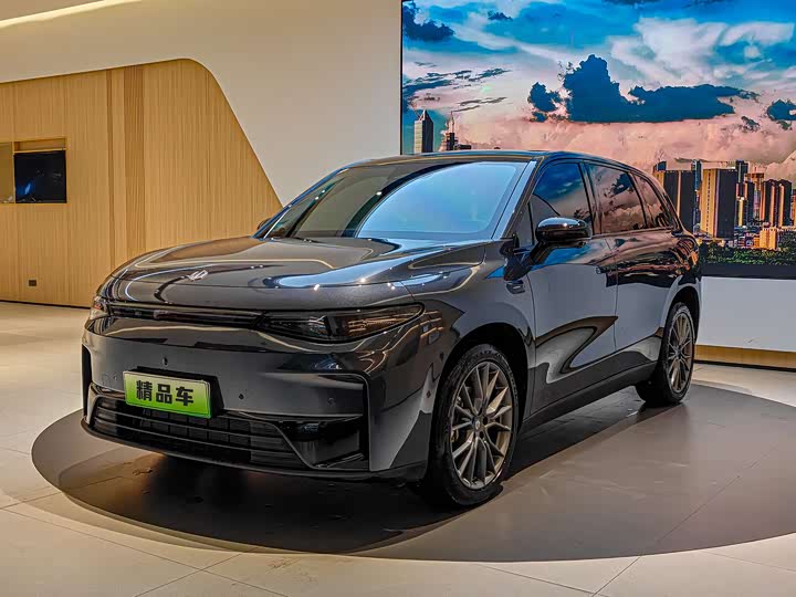 Фото 1 - Leapmotor C10