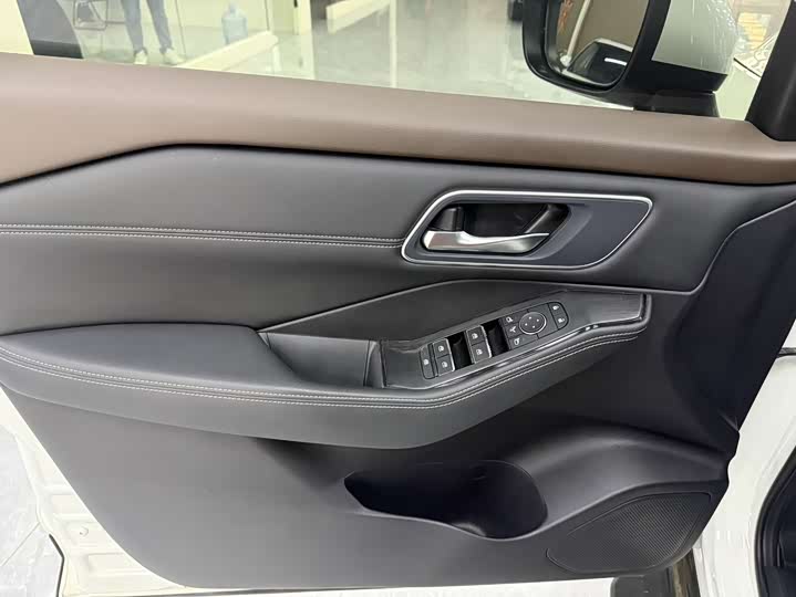 Photo 4 - Nissan X-Trail