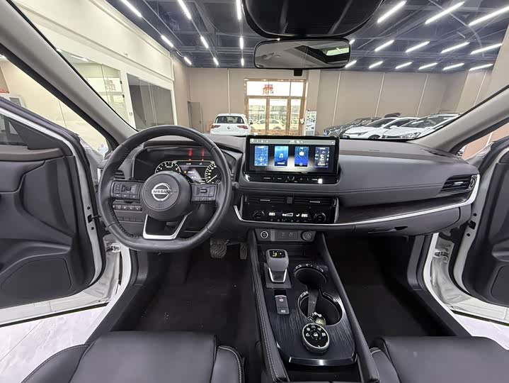 Photo 9 - Nissan X-Trail