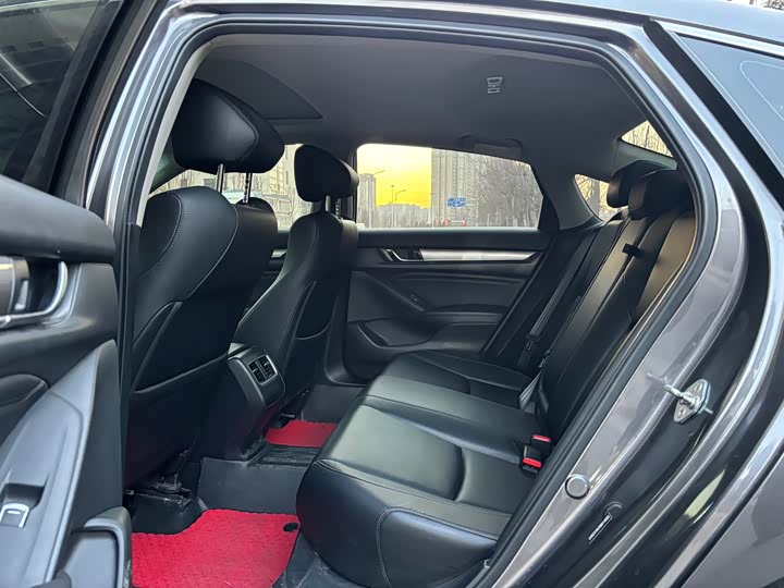 Photo 8 - Honda Accord