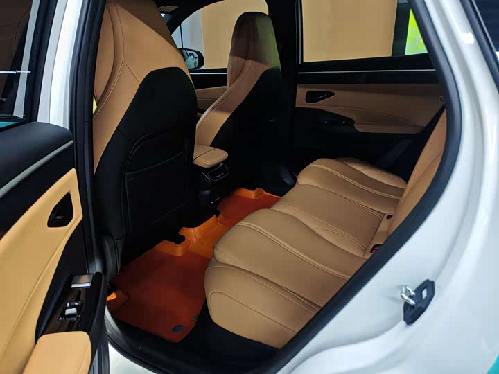 Photo 2 - Geely Galaxy L7