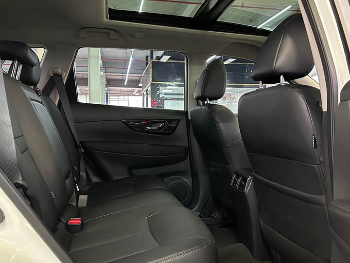 Фото 5 - Nissan X-Trail