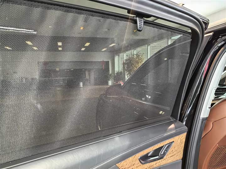 Фото 4 - Audi Q7