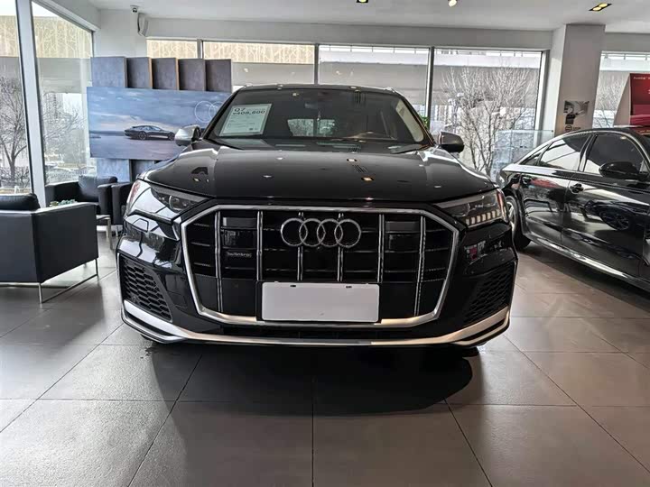 Фото 9 - Audi Q7