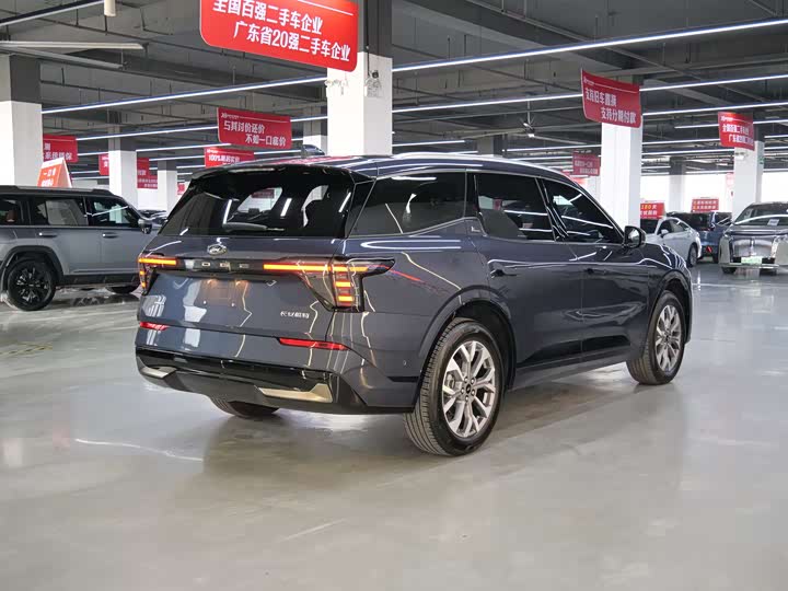 Фото 4 - Ford Edge