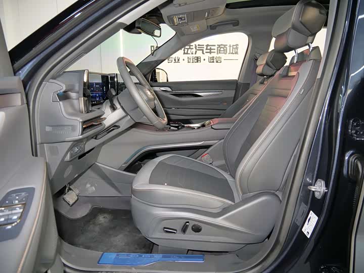 Фото 8 - Ford Edge